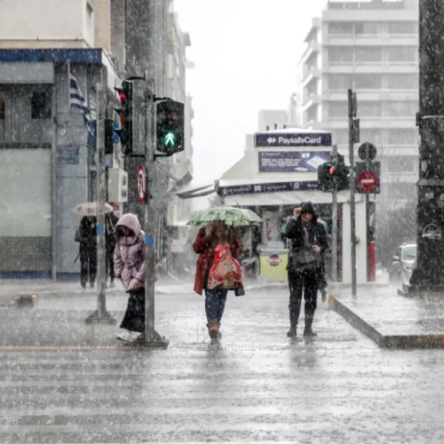 Βροχές και καταιγίδες σήμερα – έρχεται «ψυχρή ανατροπή» μετά τη Μεγάλη Πέμπτη