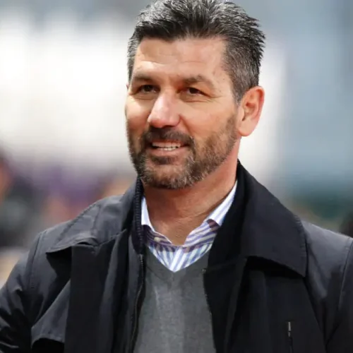Συμπλήρωσε 300 συμμετοχές στη superleague ως προπονητής ο Μαρίνος Ουζουνίδης