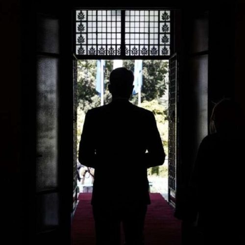 Όλο το Παρασκήνιο – Υπουργοί Πηγαίνουν και Έρχονται | Το Μαξίμου και 3 Κορυφαίοι Επιχειρηματίες