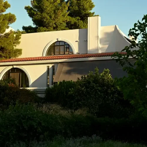 Η ΕΛΑΣ ανοίγει το χρηματοκιβώτιο του Μαζωνάκη παρουσία του δικηγόρου του