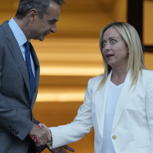 «ΤΡΕΧΕΙ» στην Ιταλία να σώσει ο,τι δεν σώζεται ο Μητσοτάκης – Ο Ερντογάν «ΦΟΡΤΩΝΕΙ» πυραύλους και επιρροή
