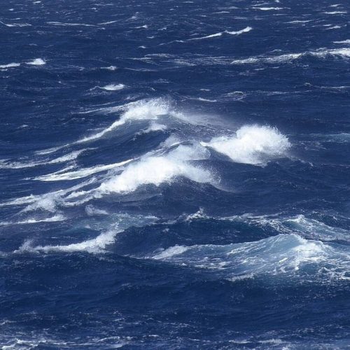 ΚΑΙΡΟΣ ΣΗΜΕΡΑ: Φουρτούνες και καύσωνας – Στους 33°C η θερμοκρασία