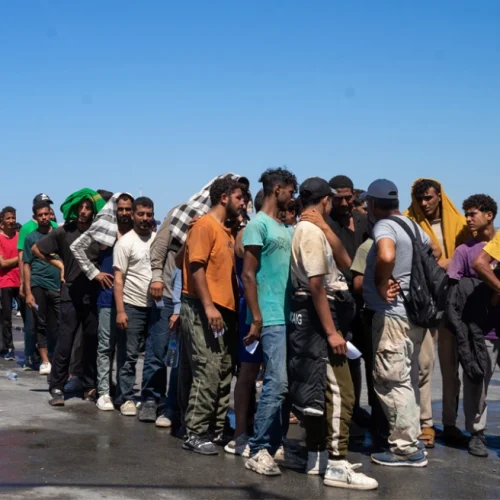 Δεκάδες «αφίξεις» παράνομων μεταναστών μέσα σε λίγες ώρες στην Κρήτη