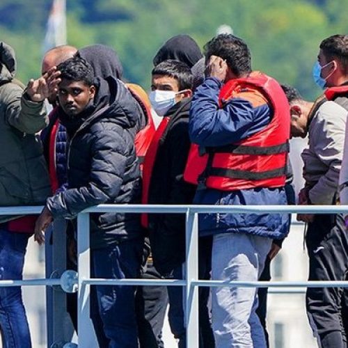 «Δεν είναι σωστό να βιάζετε, μην κάνετε σεξουαλικές επιθέσεις»