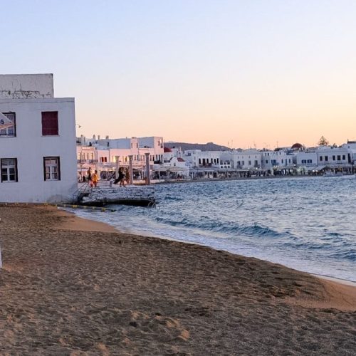 69χρονος Βρέθηκε Νεκρός σε Παραλία της Μυκόνου – Έρευνα σε Εξέλιξη