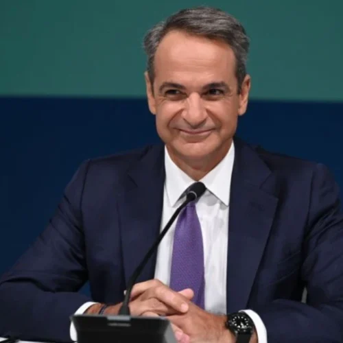 Βολές Μητσοτάκη κατά Σάντσεθ