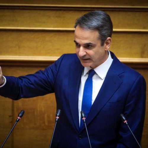 Μητσοτάκης σε πανικό: Προκλητικός, αδιάλλακτος και χωρίς απαντήσεις για τη συγκάλυψη στα Τέμπη