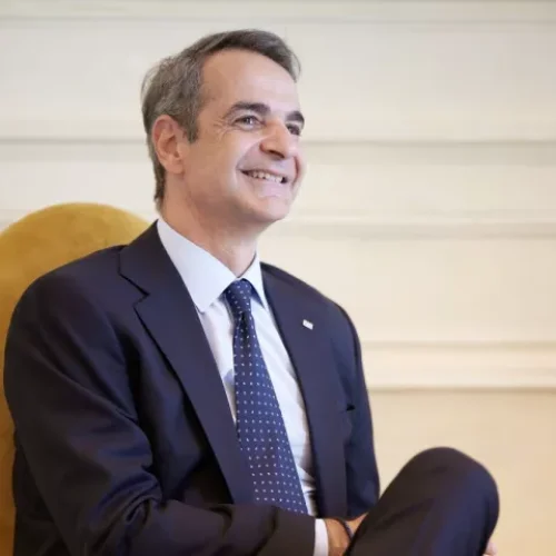 «Χαμογελούσε» ο Μητσοτάκης… Μέχρι να καταλάβει το «μπηχτήρι» του Μερτς για τα εργασιακά!
