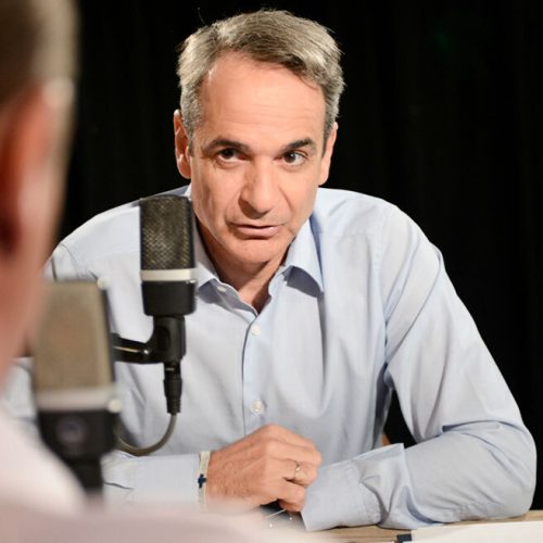 Με την ακρίβεια δεν τα καταφέραμε, οπότε ας κάνουμε μια πλατφόρμα… 