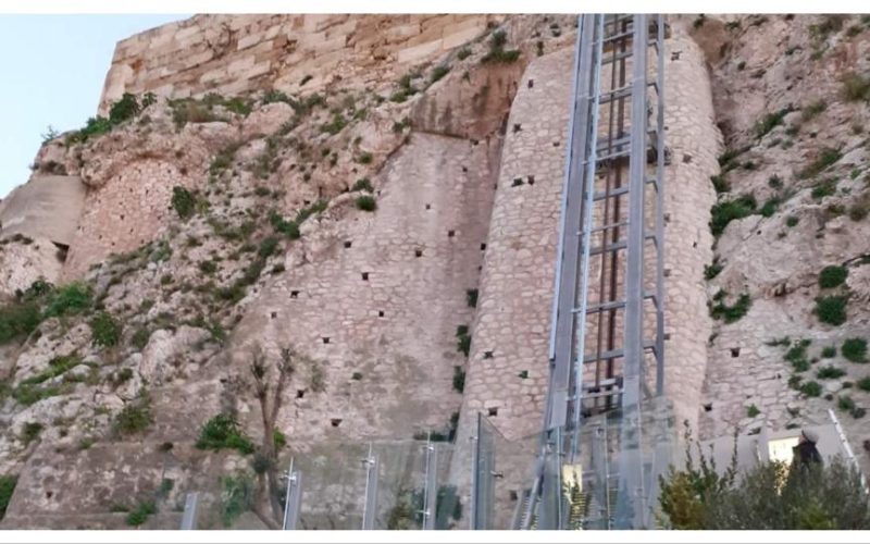 Μονεμβασιά: καθυστερήσεις στο έργο του τελεφερίκ και ο Έλληνας πληρώνει!
