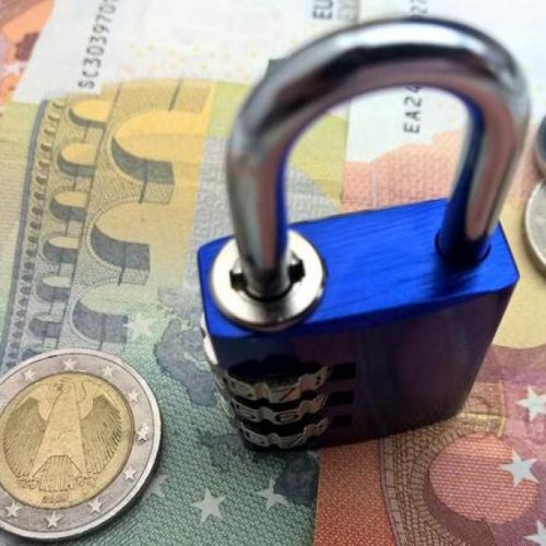 Δικαστήριο βάζει «φρένο» στις απροειδοποίητες κατασχέσεις