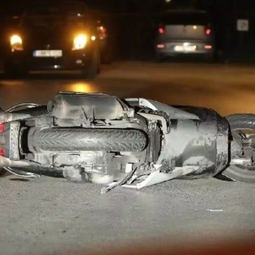Σύγκρουση ΙΧ με μοτοσικλέτα στην Καλαμαριά – Στο νοσοκομείο ο οδηγός