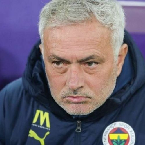 Υποψήφιος ο Μουρίνιο για τον πάγκο της Μπενφίκα μετά την απόλυση του Λάζε
