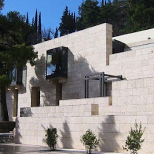 ΛΗΣΤΕΣ ΑΠΟΠΕΙΡΑΘΗΚΑΝ ΝΑ ΚΛΕΨΟΥΝ ΑΡΧΑΙΑ ΑΠΟ ΤΟΝ ΑΡΧΑΙΟΛΟΓΙΚΟ ΧΩΡΟ ΤΩΝ ΔΕΛΦΩΝ!!