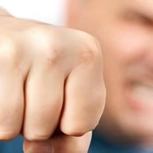 Ιδιοκτήτης καφέ – μπαρ «ξυλοκόπησε» 42χρονο που ζητούσε χρήματα για «προστασία»!