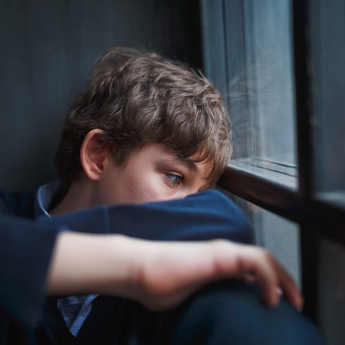 ΜΙΑ ΣΚΛΗΡΗ ΑΛΗΘΕΙΑ:  1 ΣΤΑ 6 ΠΑΙΔΙΑ ΑΥΤΟΤΡΑΥΜΑΤΙΖΕΤΑΙ ΣΤΗΝ ΕΛΛΑΔΑ!