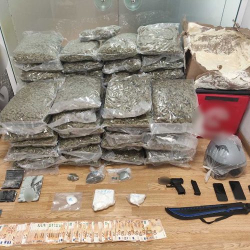 Συνελήφθη 25χρονος για διακίνηση κοκαΐνης και κάνναβης υδροπονικής καλλιέργειας (skunk)