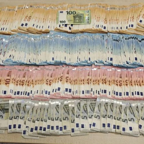 «Κοκαΐνη πίσω από κάθε γωνία!» – Μαγαζί-καμουφλάζ έκρυβε ναρκωτικά ακόμα και στη σκούπα