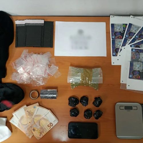 Θεσσαλονίκη:19χρονος και 21χρονος διακινούσαν ναρκωτικά μέσω διαδικτυακών εφαρμογών και QR code
