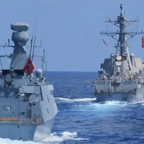 Κλιμάκωση στο Αιγαίο: Με νέα NAVTEX η Τουρκία «κυκλώνει» τη Χίο