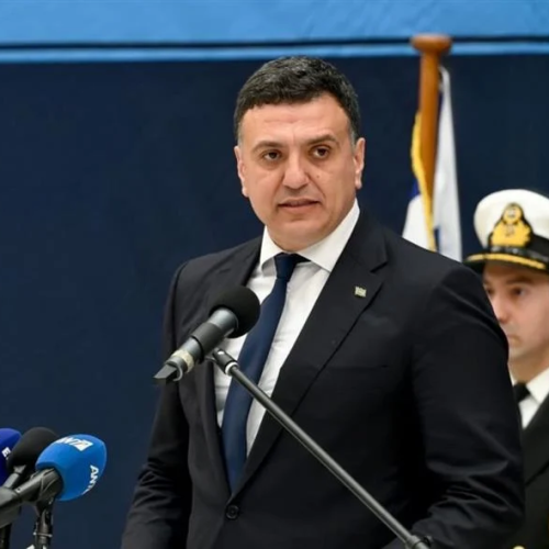 Η ναυαρχίδα του Κικίλια… Το Υπουργείο Ναυτιλίας λειτουργεί με προσευχές!