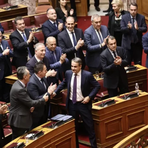 Η Κυβέρνηση «ΣΚΟΤΩΝΕΙ» την επαρχία – Αυτοί οι «11» βάζουν φωτιά στην κυβέρνηση ;!