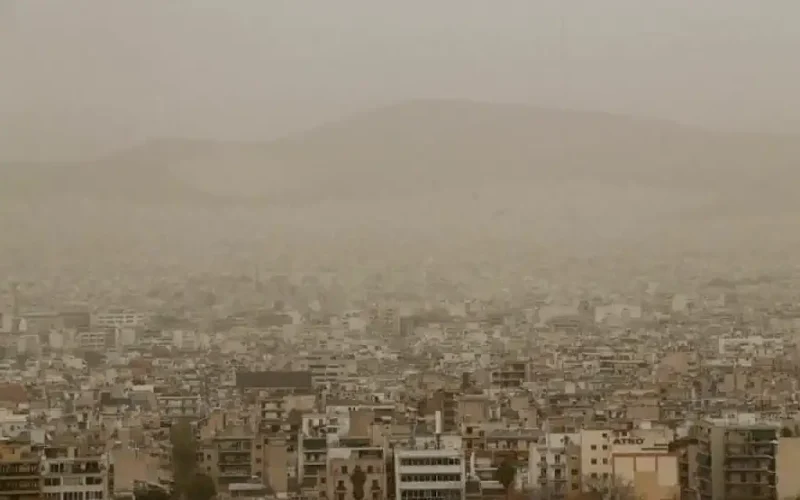 Η Αθήνα αντιμέτωπη με επικίνδυνη ατμοσφαιρική ρύπανση