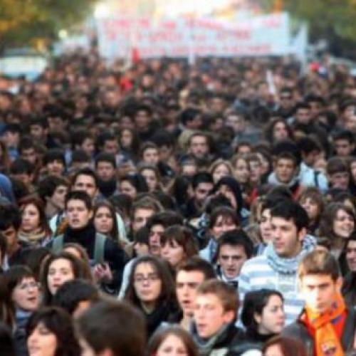 “ΣΚΑΝΔΑΛΟ” – Την κάψατε την νεολαία – Ντροπή!