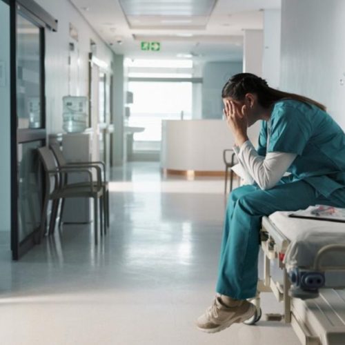 Έρευνα: Οι Έλληνες νοσηλευτές σε κατάσταση ακραίας ψυχικής εξουθένωσης