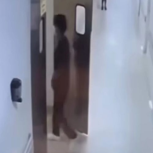 «ΔΟΛΟΦΟΝΟΣ» εισέβαλε μεταμφιεσμένος σε νοσοκόμο μέσα σε νοσοκομείο