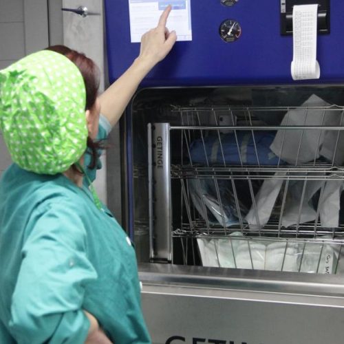 «ΦΡΙΚΗ στο ΕΛΠΙΣ!» Χειρουργοί υποφέρουν από εγκαύματα – Δείτε την καταγγελία