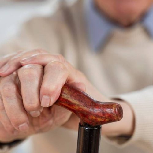 Η ΕΛΛΑΔΑ «ΑΡΓΟΠΕΘΑΙΝΕΙ» – «ΡΕΚΟΡ» αύξησης στην «ΓΗΡΑΝΣΗ» του ΠΛΗΘΥΣΜΟΥ
