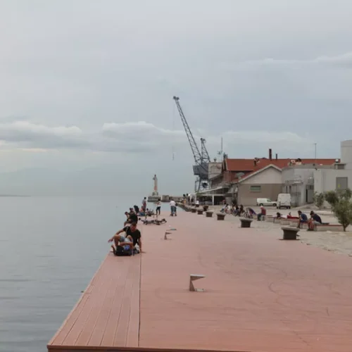 Θρίλερ στη Θεσσαλονίκη: Εντοπίστηκε πτώμα στο λιμάνι