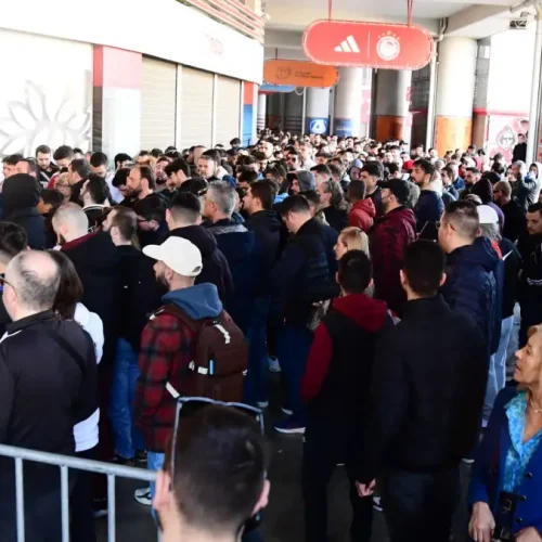 Ολυμπιακός: Εξαντλήθηκε η επετειακή φανέλα – Μόνο ηλεκτρονικά η δεύτερη παρτίδα