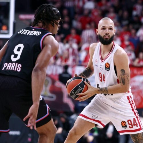Ολυμπιακός από… ατσάλι στο Παρίσι και φουλ για τετράδα!
