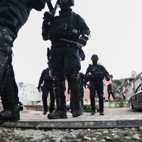 Επιχείρηση της Ελληνικής Αστυνομίας  σε καταυλισμό Ρομά στα Νεόκτιστα Ασπροπύργου, Παρασκευή 9 Δεκεμβρίου 2022.
(ΜΙΧΑΛΗΣ ΚΑΡΑΓΙΑΝΝΗΣ/EUROKINISSI)