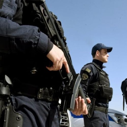 «Εφοδος» της ΕΛ.ΑΣ. σε οικισμό Ρομά στο Βόλο – Δύο συλλήψεις για ρευματοκλοπές