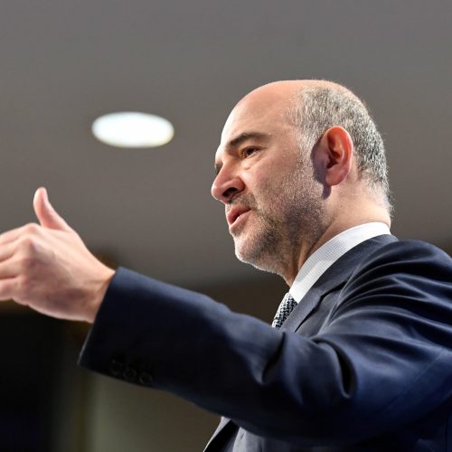 Ο Μοσκοβισί σήκωσε το δάχτυλο – Η Γαλλία γράφει έλλειμμα και χάνει τον έλεγχο