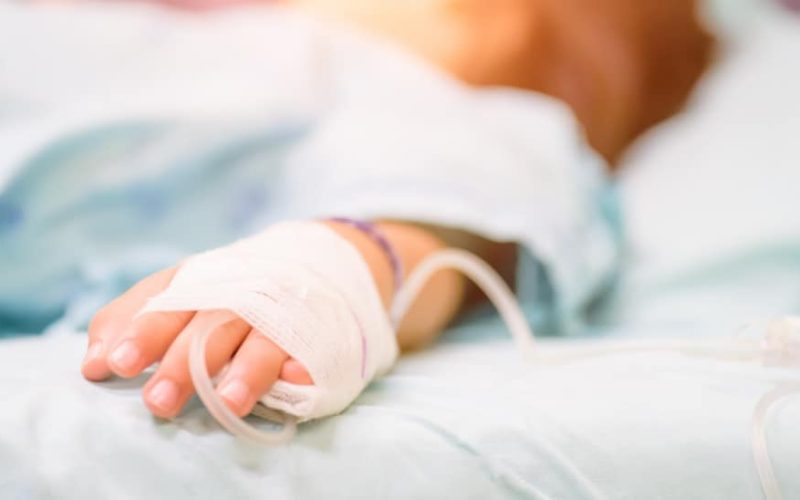 Κρήτη: Διασωληνωμένο σε σοβαρή κατάσταση 2χρονο αγοράκι που έπεσε από τον πρώτο όροφο σπιτιού