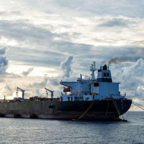 Καταστροφή σε δεξαμενόπλοιο ελληνικής ιδιοκτησίας – Σενάρια για δολιοφθορά και σαμποτάζ
