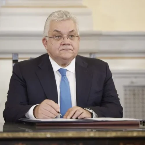 Στον αέρα οι σπουδές εκατοντάδων οικογενειών φοιτητών