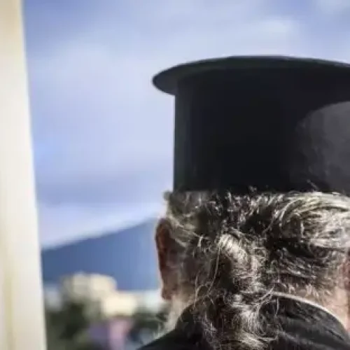 Αδιανόητο: Ψευτο-ιερέας άρπαξε 1.500 ευρώ από ανάπηρη γυναίκα, τάζοντάς της θαύμα