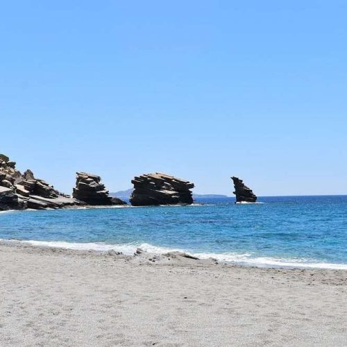 Ποιες είναι οι 5 πιο «ΕΠΙΚΙΝΔΥΝΕΣ» παραλίες της χώρας