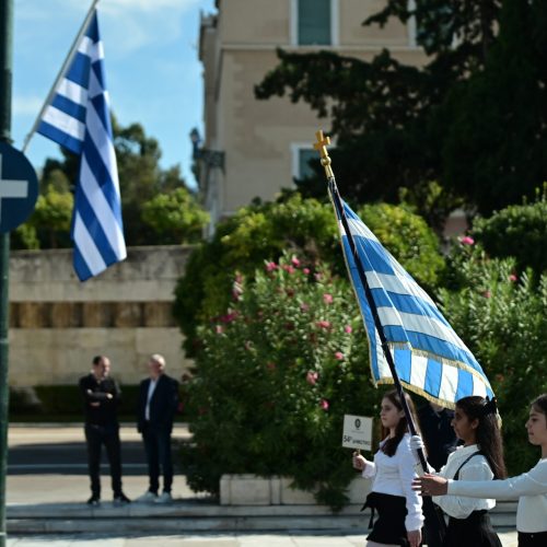 Παρέλαση μαθητών, σπουδαστών, προσκόπων και οδηγών μπροστά από το Μνημείο του Άγνωστου Στρατιώτη στην Αθήνα για την εθνική επέτειο της 28ης Οκτωβρίου, Κυριακή 28 Οκτωβρίου 2024.
(ΚΩΣΤΑΣ ΤΖΟΥΜΑΣ/EUROKINISSI)
