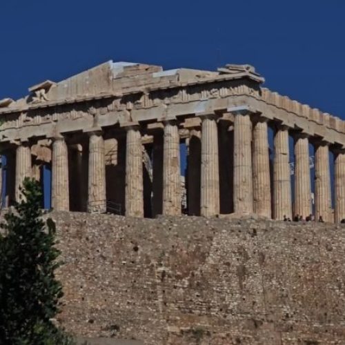 Ο Παρθενώνας λάμπει ξανά ελεύθερος από σκαλωσιές μετά από 15 χρόνια