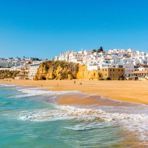 ΣΟΚ – Βρετανός τουρίστας, 21 ετών, βρέθηκε νεκρός στο δρόμο στο δημοφιλές θέρετρο Algarve