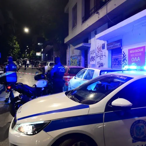 Έκρηξη σε συνεργείο αυτοκινήτων – Ξέσπασε φωτιά, ζημιές και σε αυτοκίνητα