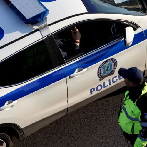 Άλιμος: Αγοράκι 3 ετών βρέθηκε να τρέχει ξυπόλητο μέσα στο κρύο
