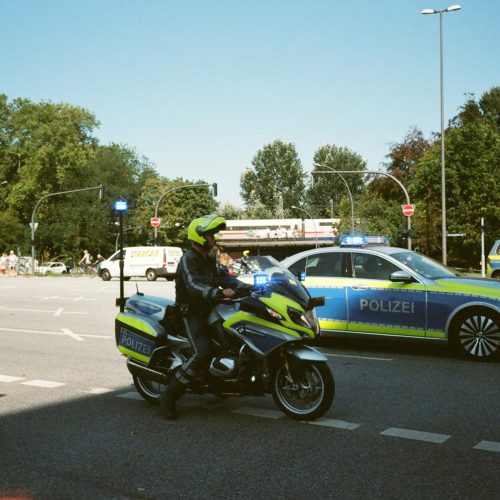 Κρίσιμο το επόμενο 48ωρο για την Γερμανίδα δήμαρχο – Βασική ύποπτη η κόρη της