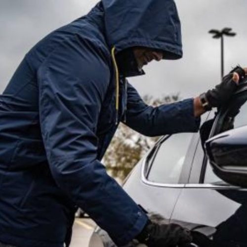 Ηράκλειο: Συνεργείο-«κρυψώνα» για κλεμμένα αυτοκίνητα – Τέσσερις συλλήψεις
